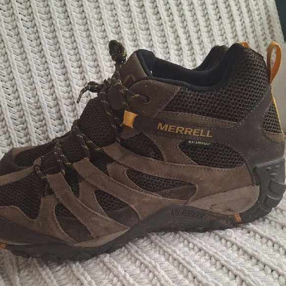 Merrell Brown and Black Athletic Shoes Rugged Design Waterproof - Picture 5 of 7